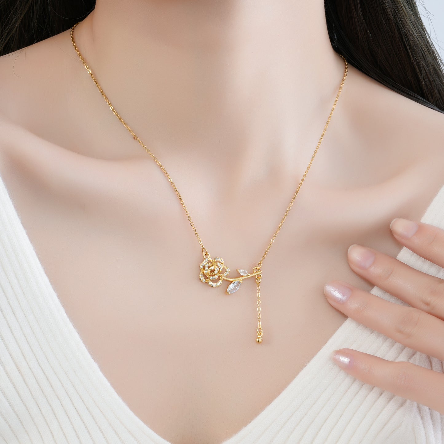 Collana rosa tridimensionale