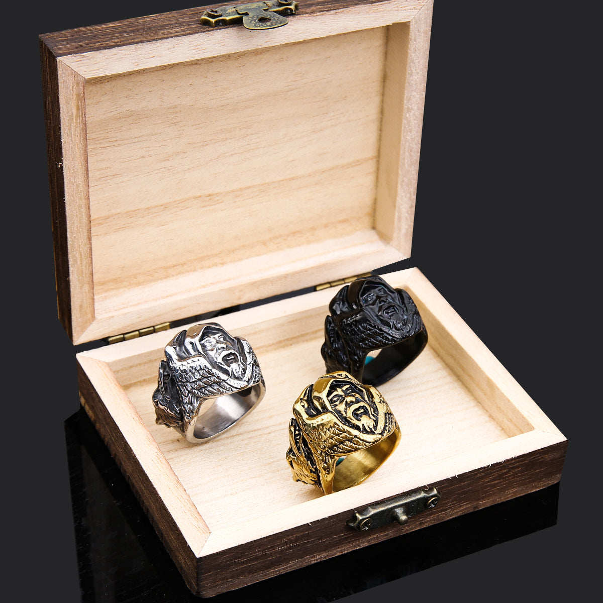 Anello lupo e rune in titanio