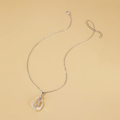 Collana con ciondolo a goccia