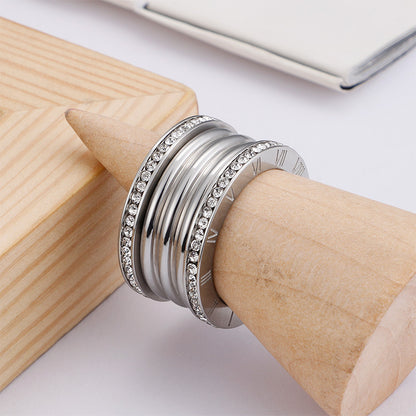Anello Lettera Romana Strass