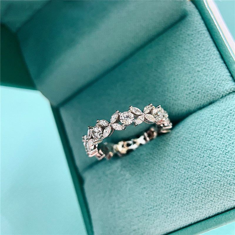 Anello foglia ovale