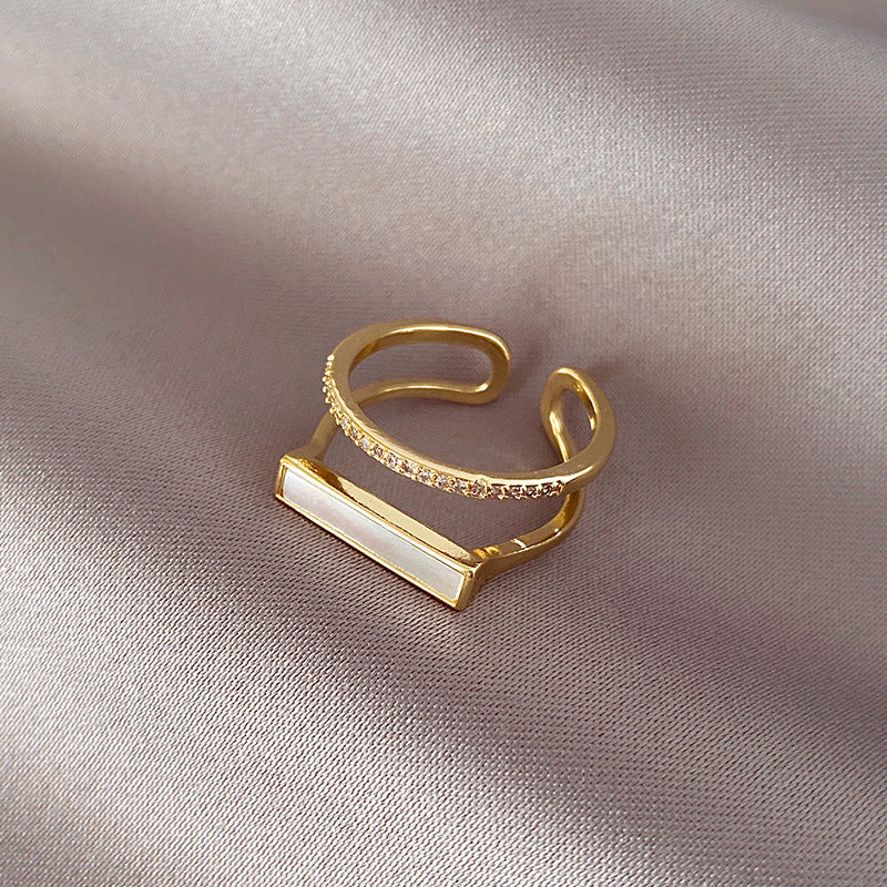 Anello geometrico aperto da donna