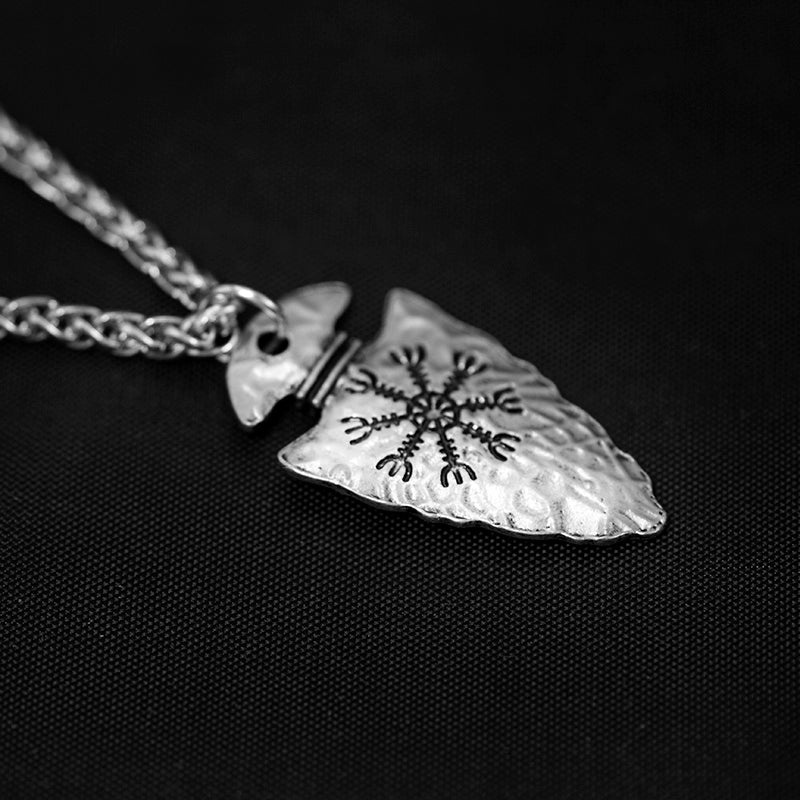 Collana con pendente runa