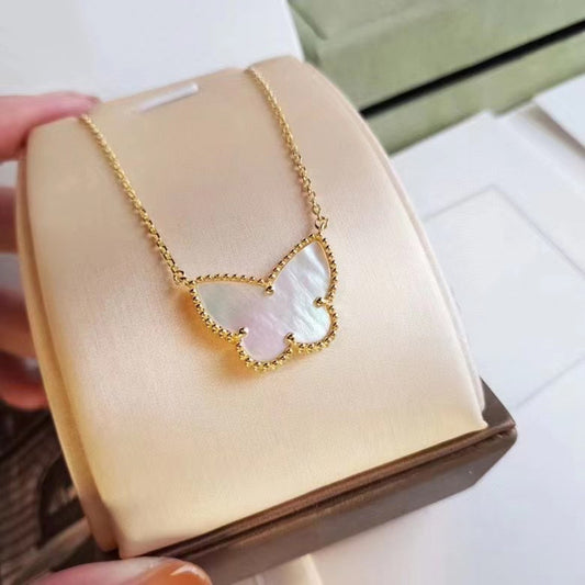 Collana farfalla conchiglia bianca