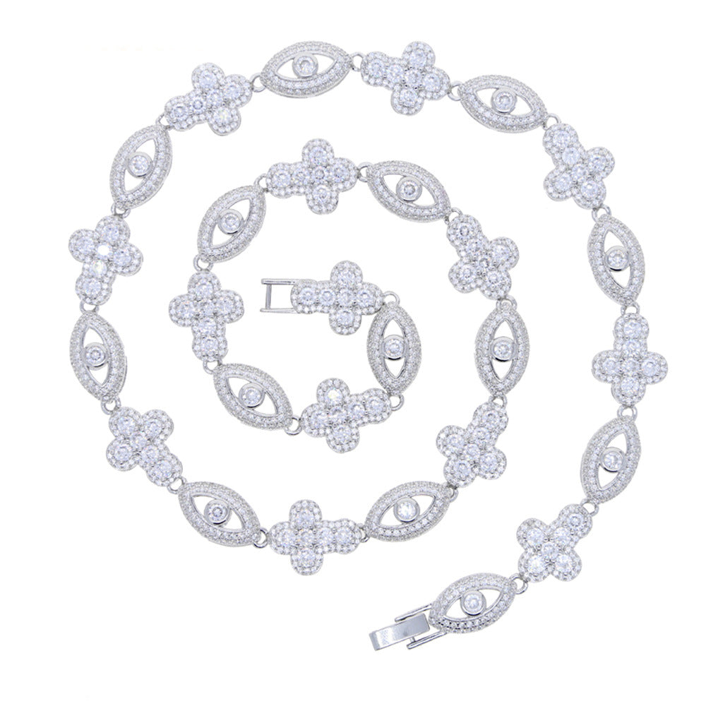 Set collana con croce e occhio