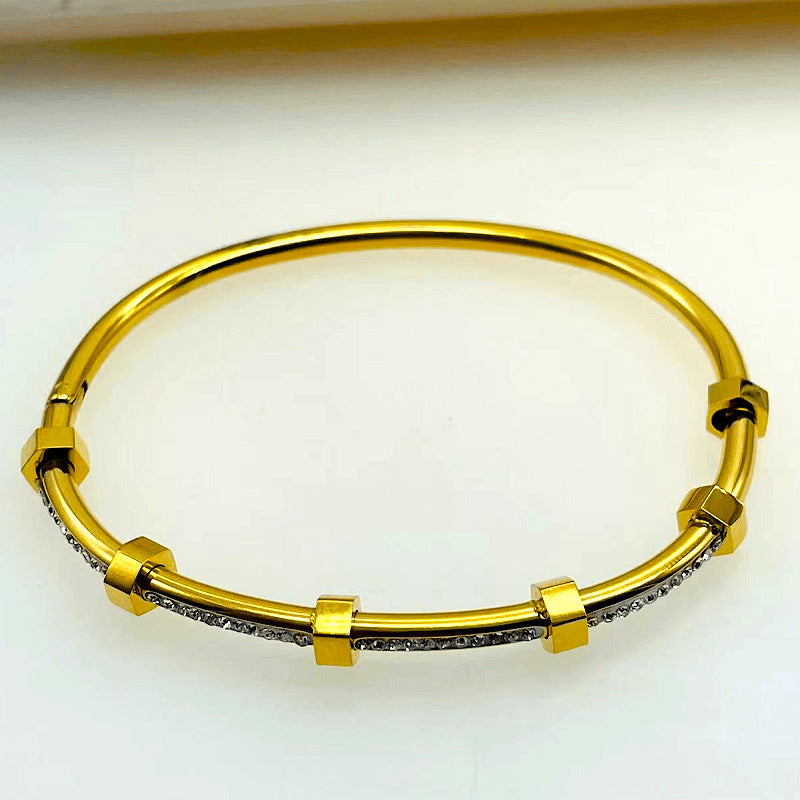 Bracciale con fibbia in titanio