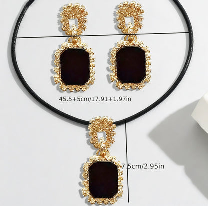 Collana e orecchini minimalisti