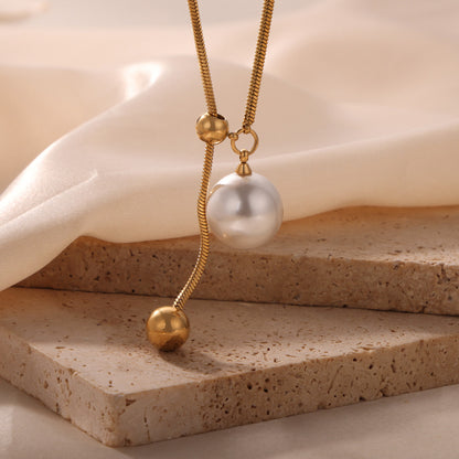 Collana con pendente a nappa