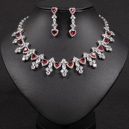 Collana e orecchini da donna