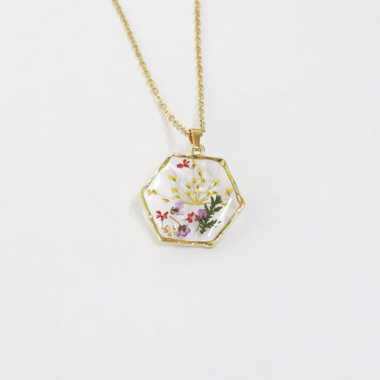 Collana fiori secchi poligonali
