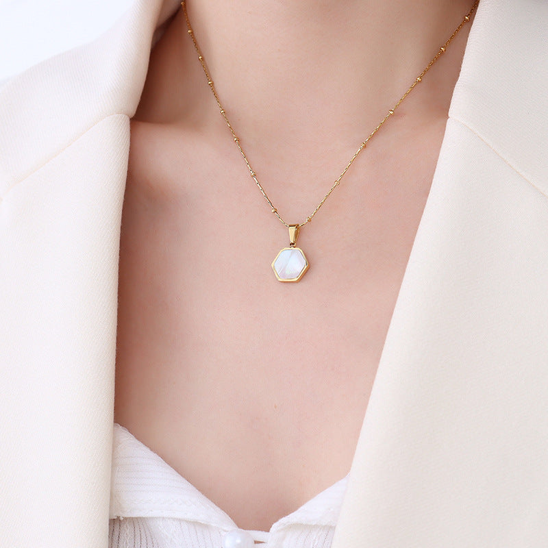 Collana Conchiglia Quadrata Bianca