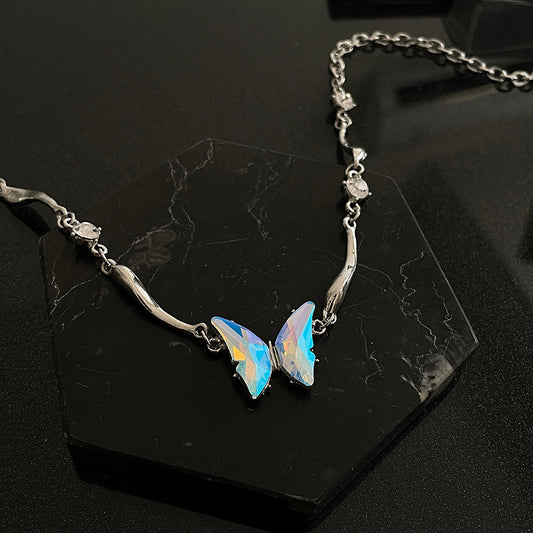 Collana farfalla colorata irregolare