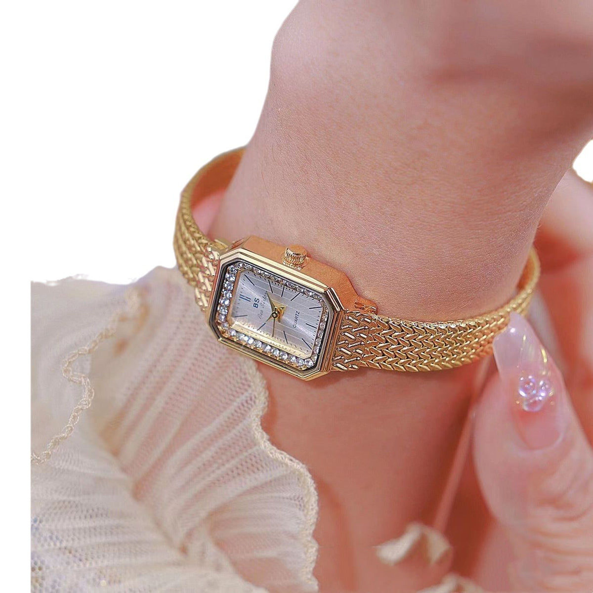 Orologio quadrato a mesh dorato