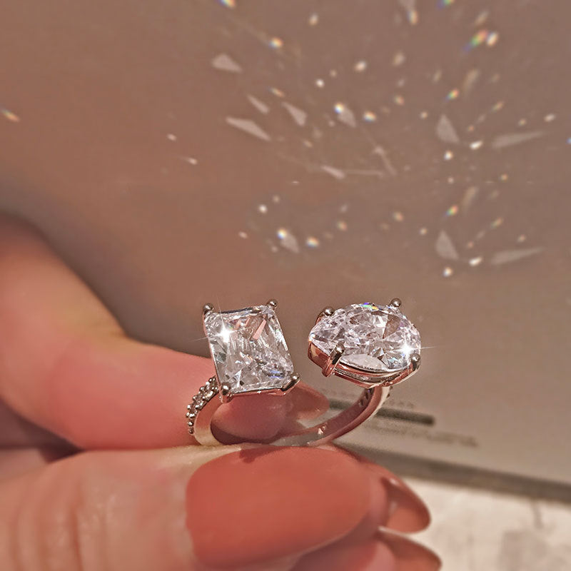 Anello quadrato regolabile da donna con zircone