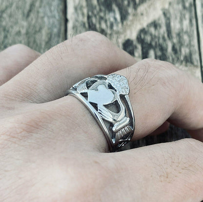Anello argento inciso fatto a mano