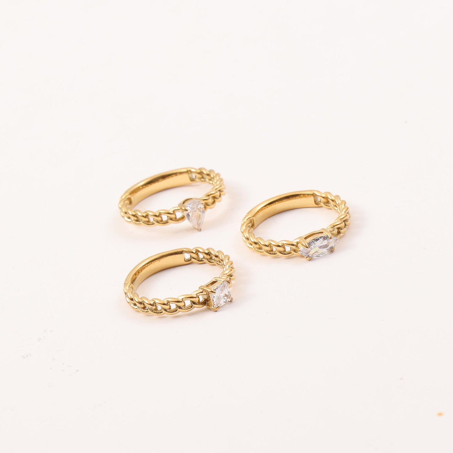 Anello zirconi oro