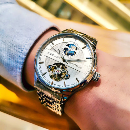 Orologio meccanico scheletrato da uomo luminoso