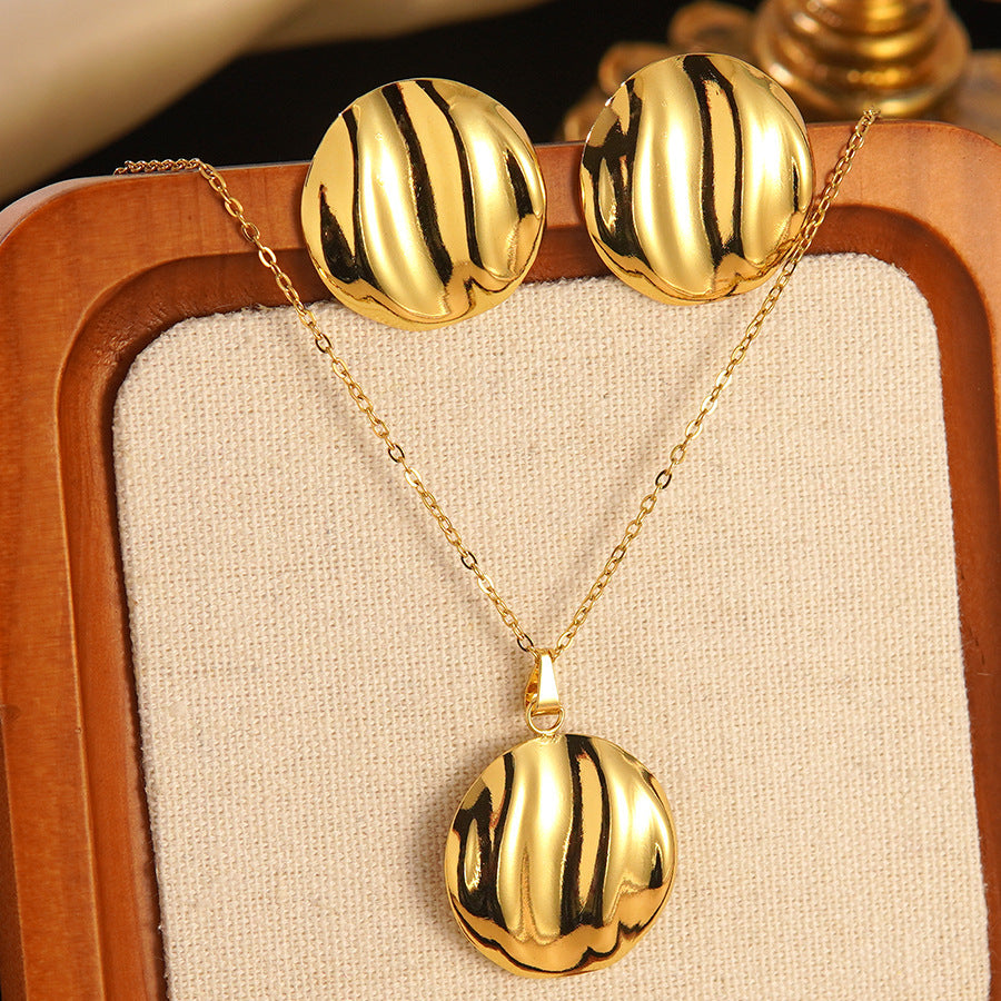 Collana e orecchini floreali