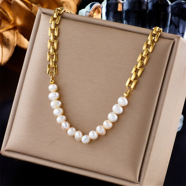 Collana con perline geometriche