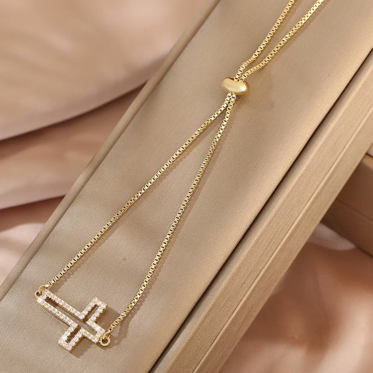 Bracciale croce diamanti
