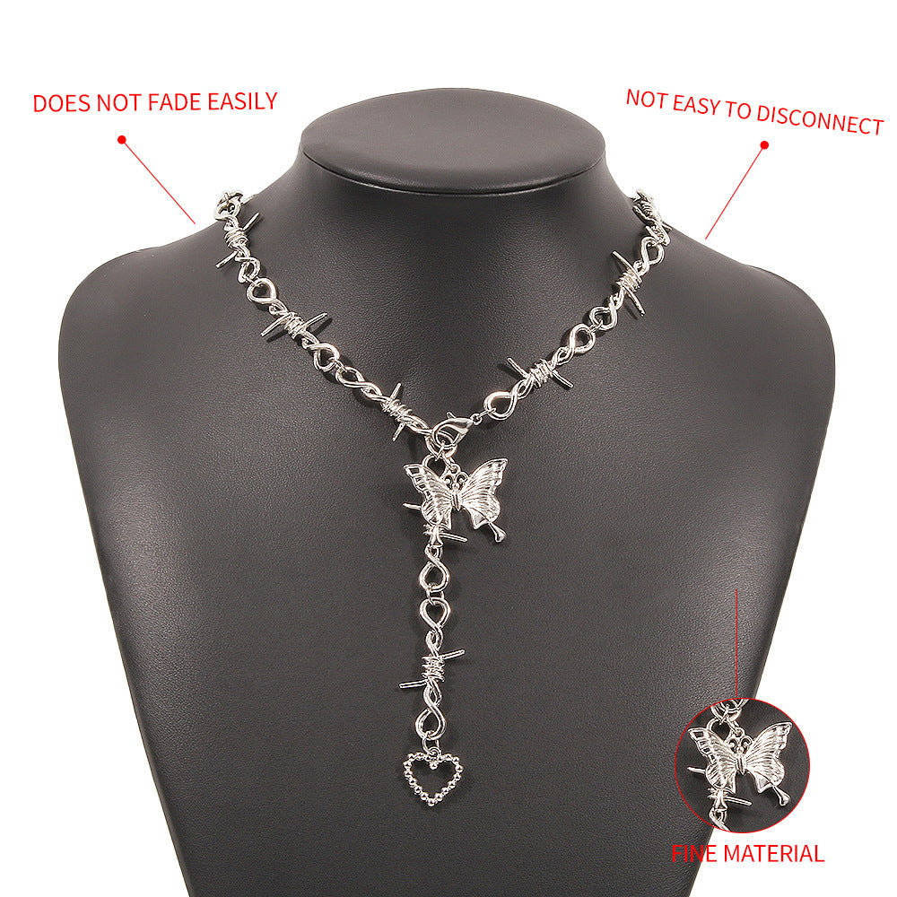 Collana lunga con farfalla
