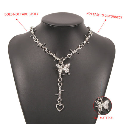Collana lunga con farfalla