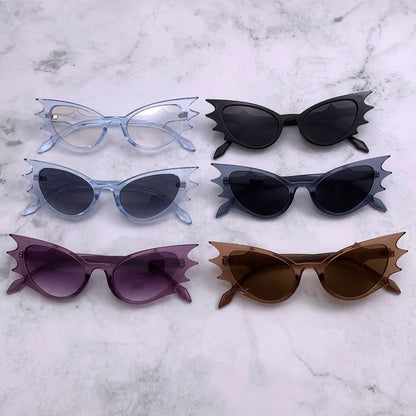Occhiali cat eye dalla forma vistosa