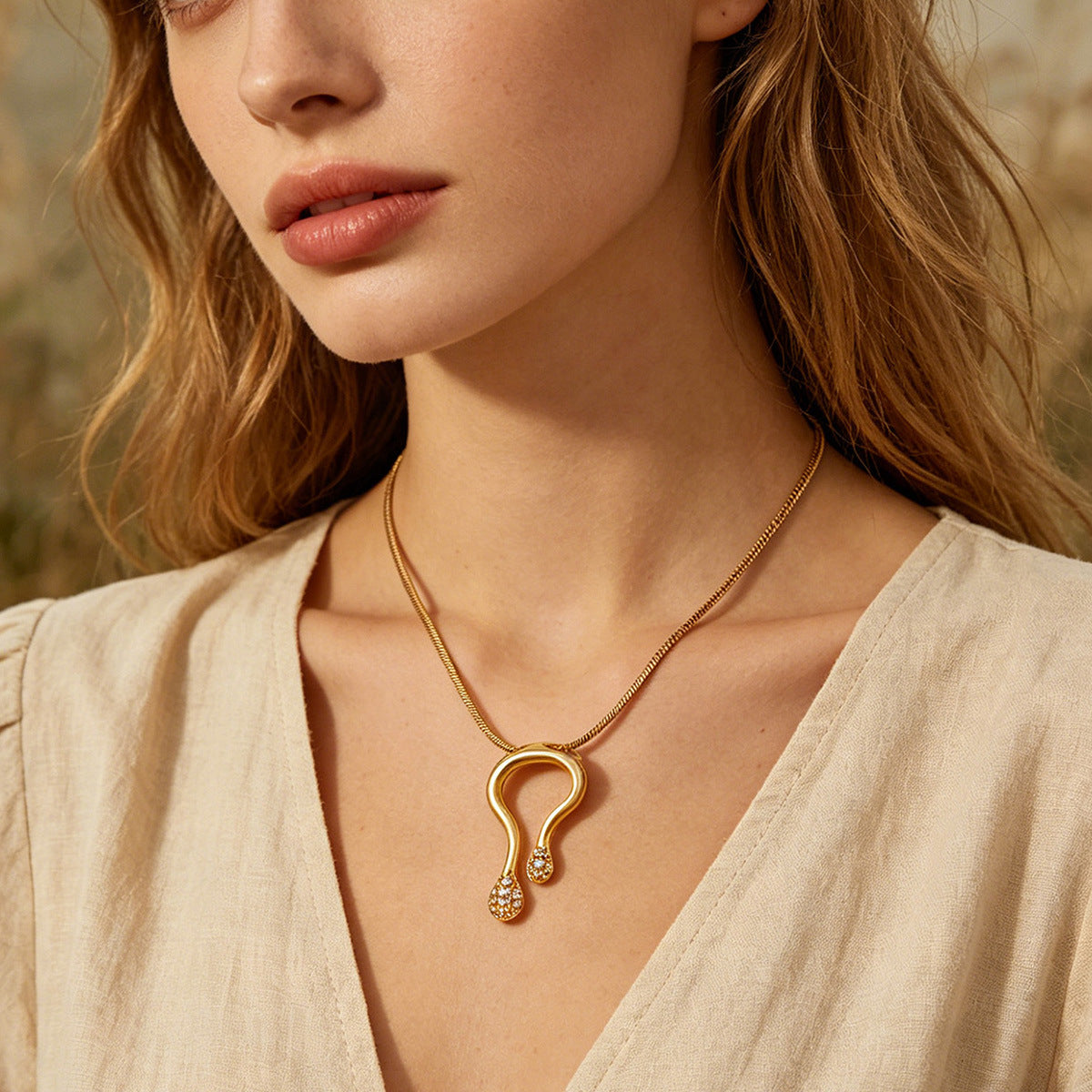 Collana clavicola a U