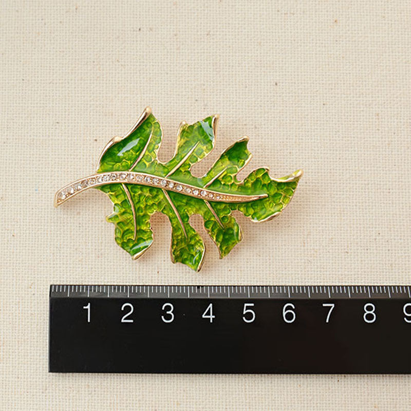 Spilla foglia d'acero trasparente