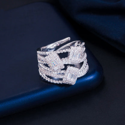 Anello zirconi traforato intarsiato