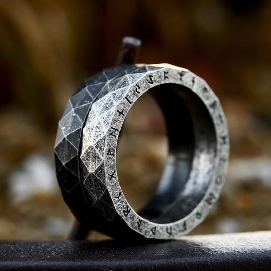Anello titanio lettere