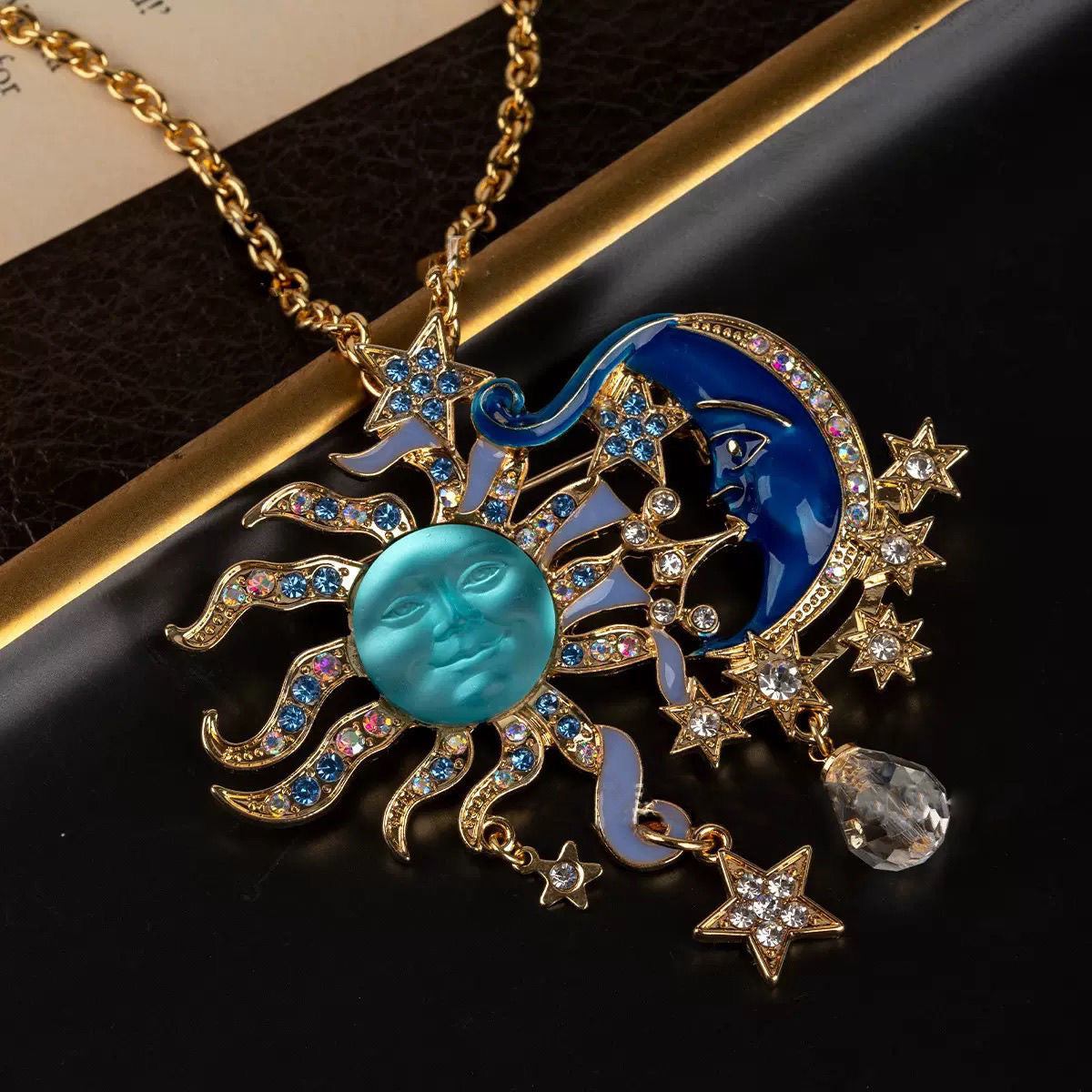Collana sole e luna antica