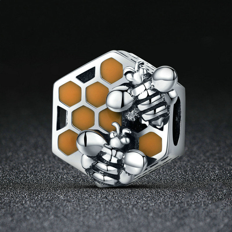 Charm favo
