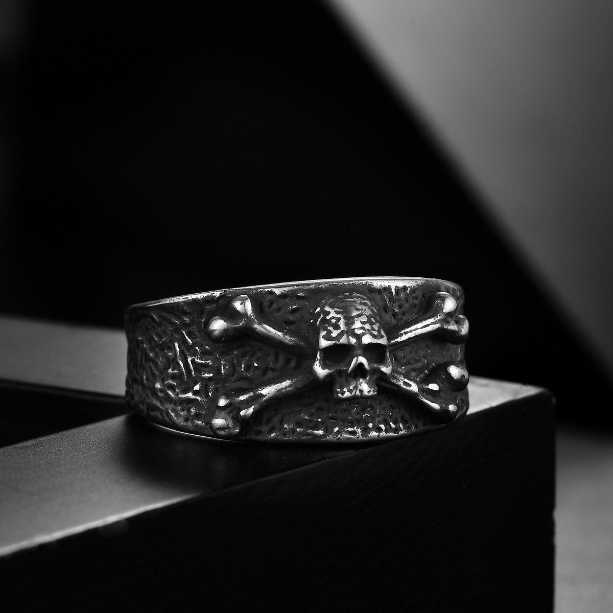 Anello teschio punk