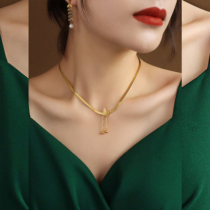 Collana satinata farfalla