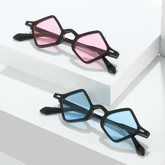 Occhiali da sole triangolari da donna