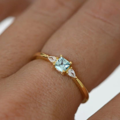 Anello quadrato argento zirconi