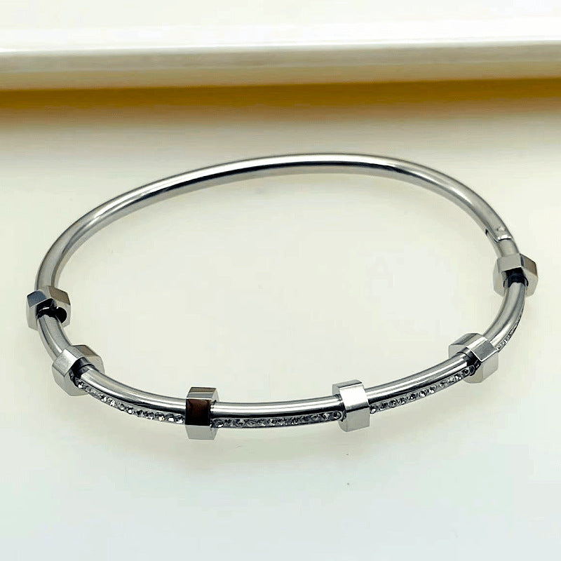 Bracciale con fibbia in titanio