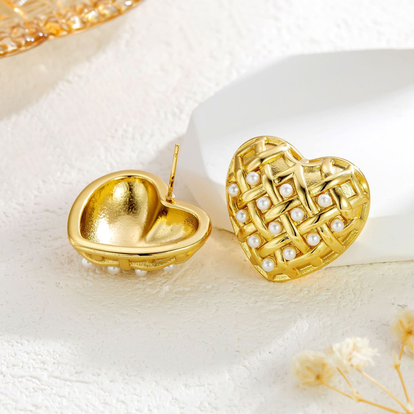 Orecchini cuore intrecciati perla