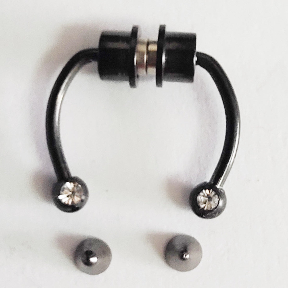 Piercing finto ferro di cavallo