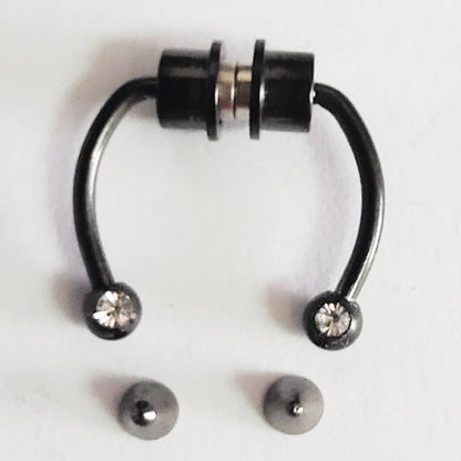 Piercing finto ferro di cavallo