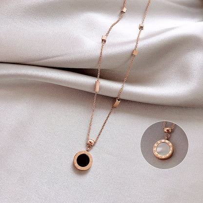 Collana dorata con pendente