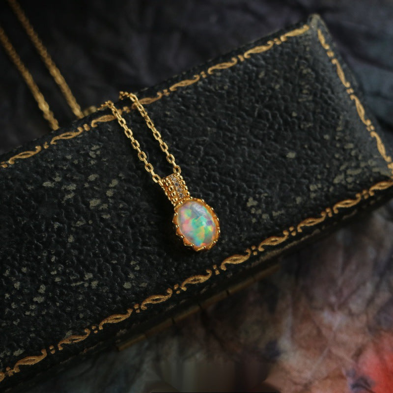 Collana pendente ali opale