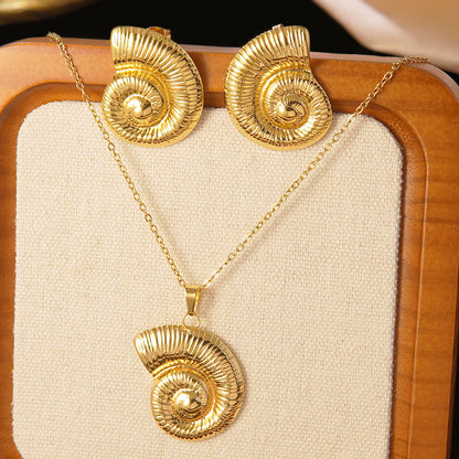 Collana e orecchini floreali