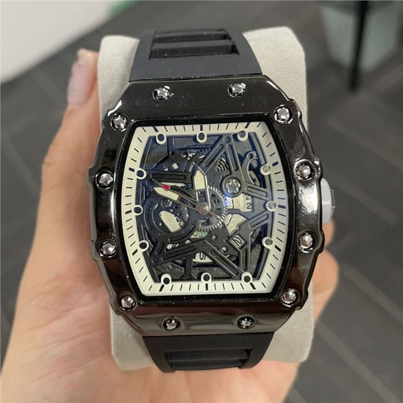 Orologio da uomo con quadrante luminoso