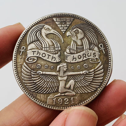 Medaglia piramidale argento antico