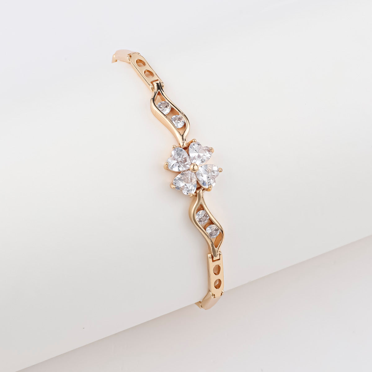 Bracciale farfalla trifoglio oro