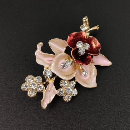 Spilla fiore diamanti