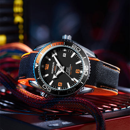 Orologio meccanico a vista luminescente