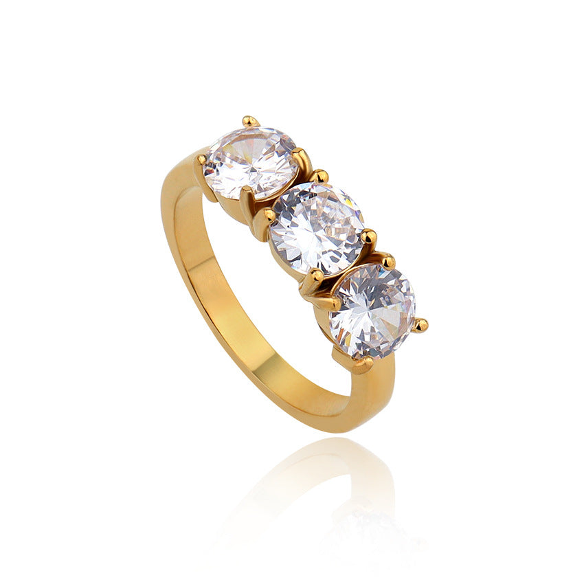 Anello con zirconi a quattro griffe